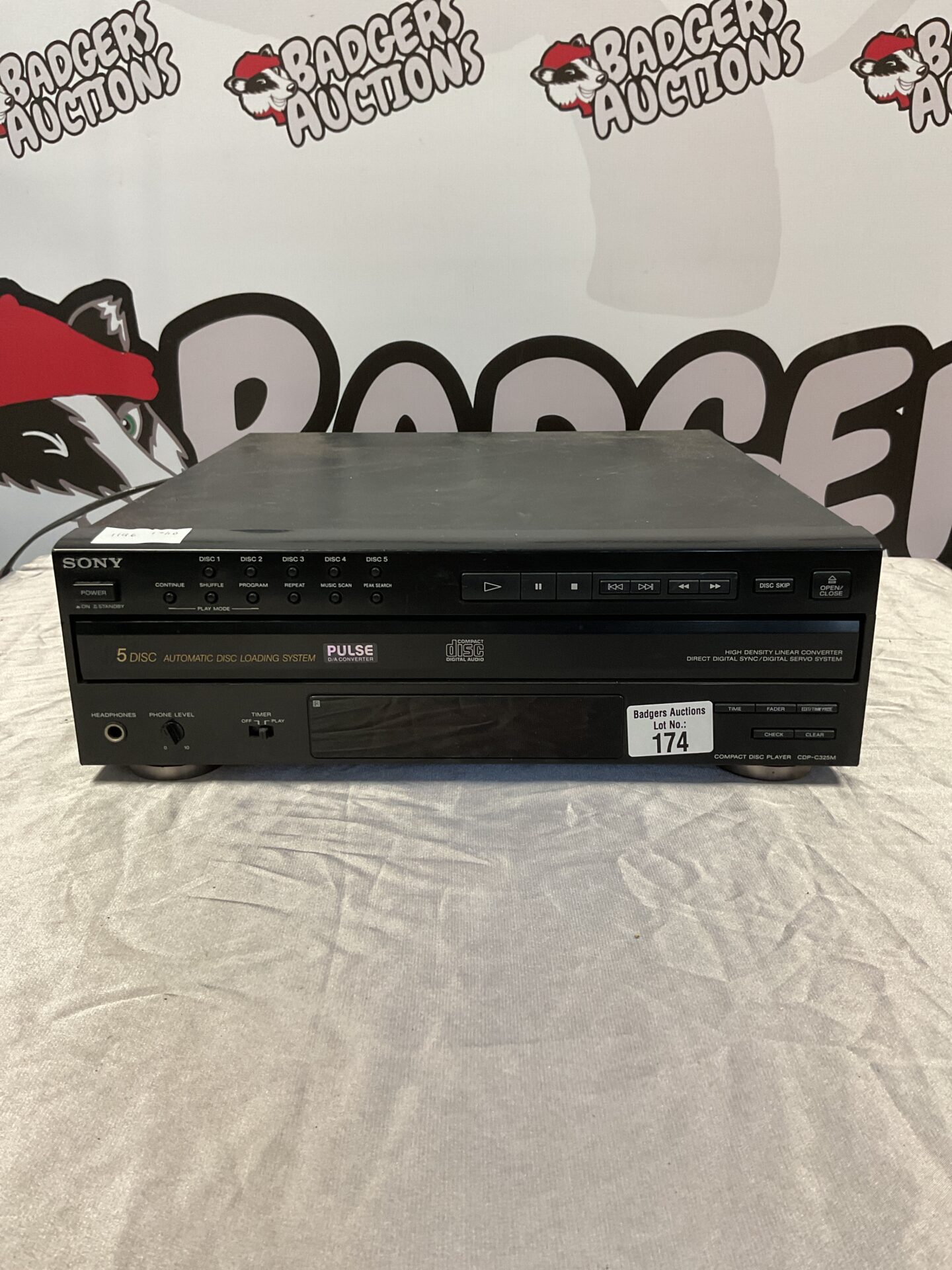 174 Sony 5 disc compact disc player CDP-C325M