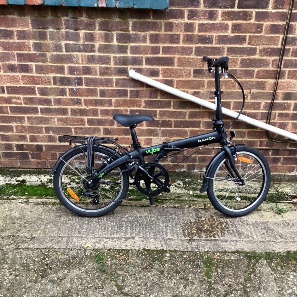 Vybe Dahon folding bike needing attention for restoration.