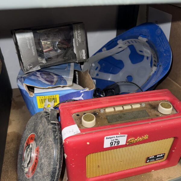 Vintage mixed lot featuring a Roberts radio and hard hat.