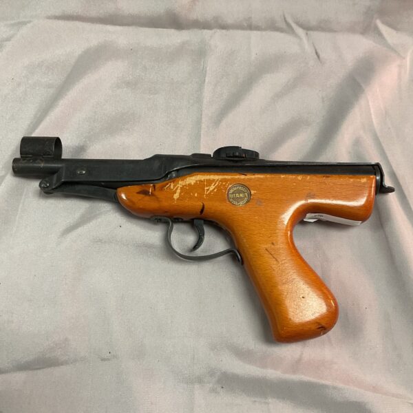 Vintage Diana MK4 .177 air pistol in good condition.