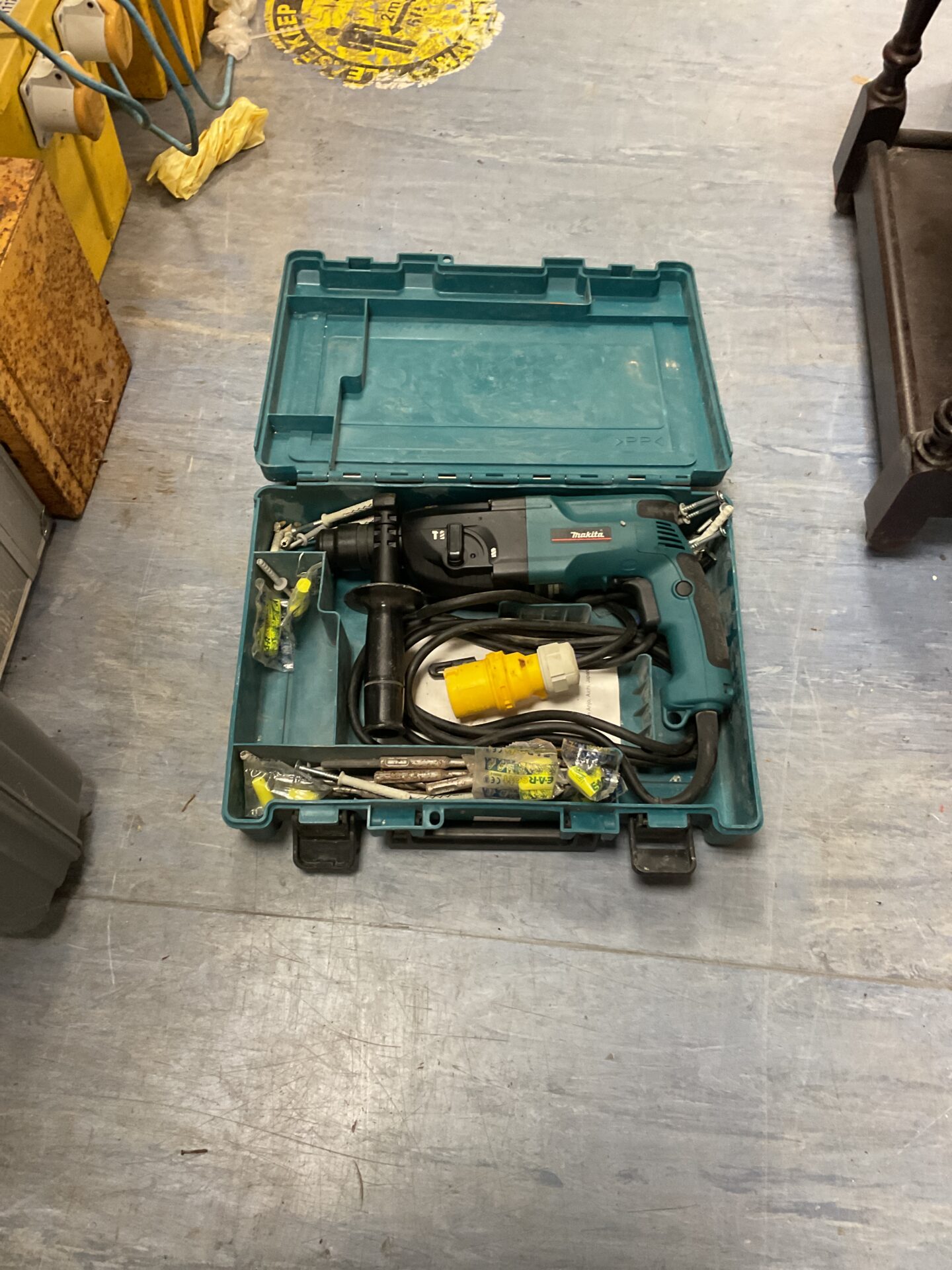 1109 Makita 110v cordless rotary hammer drill untested