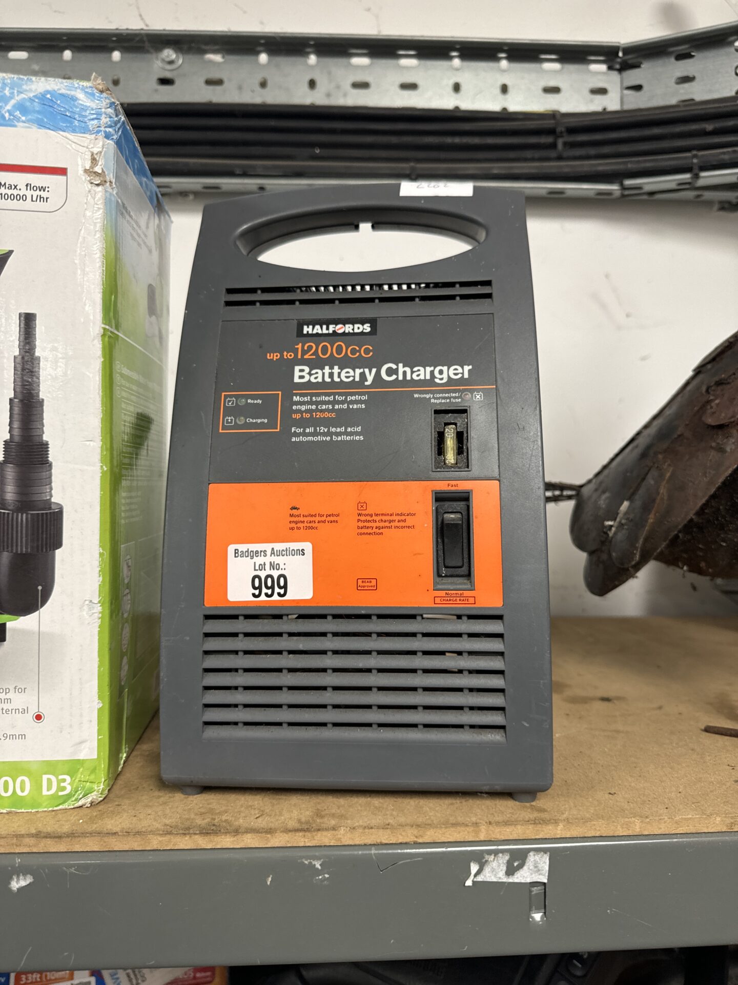 999 Halfords car battery charger