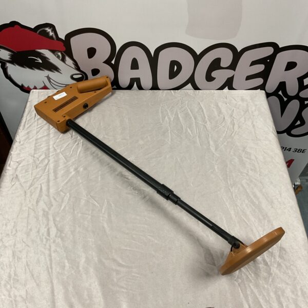 Vintage TR metal detector for treasure hunting and ground search.