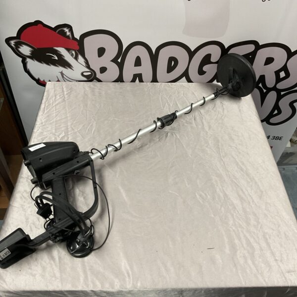 Kmoon metal detector handheld device for treasure hunting.