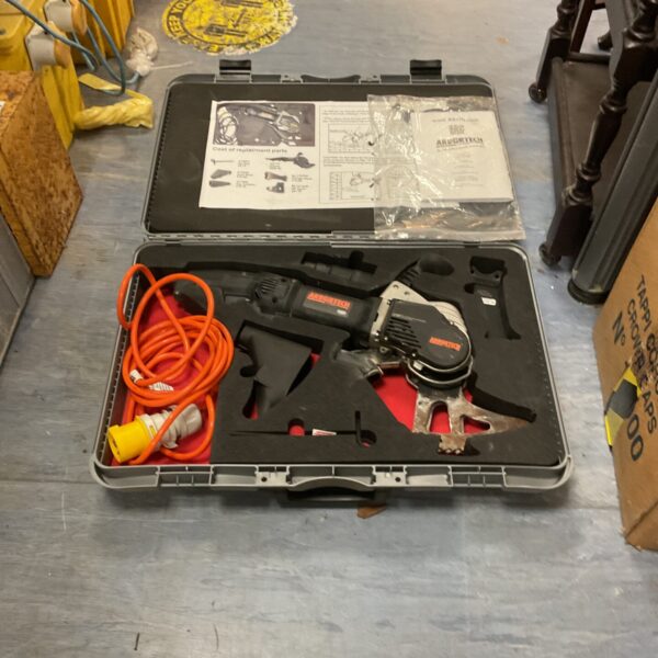 Abourtech 110v wall saw in a carrying case, ready for use.