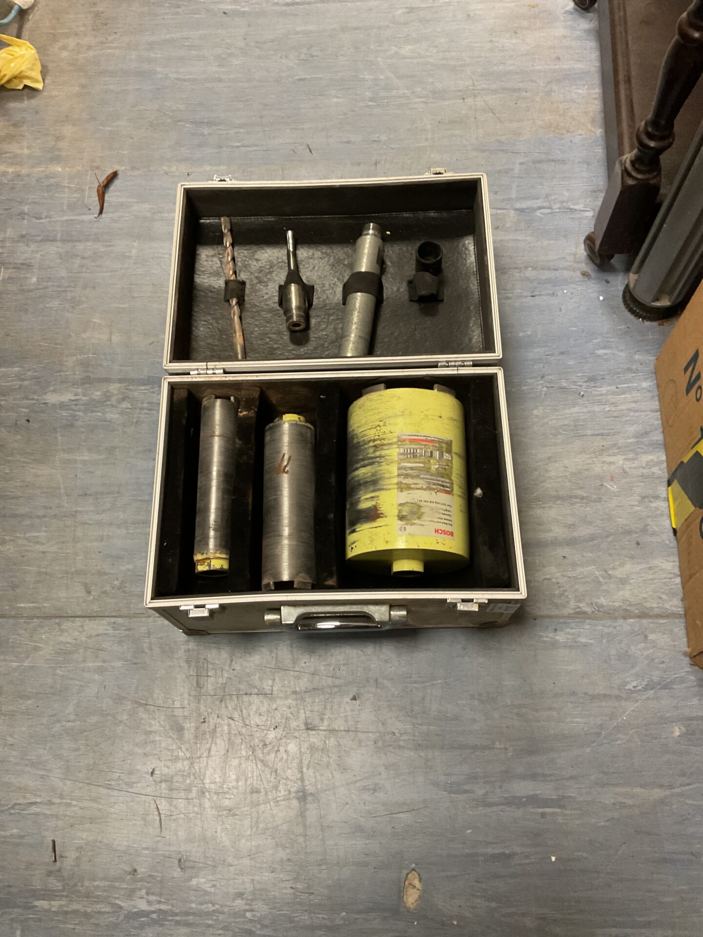 1119 Bosch Box of heavy duty argars