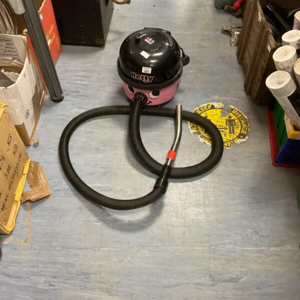 Vintage Hetty cylinder vacuum cleaner in good condition.