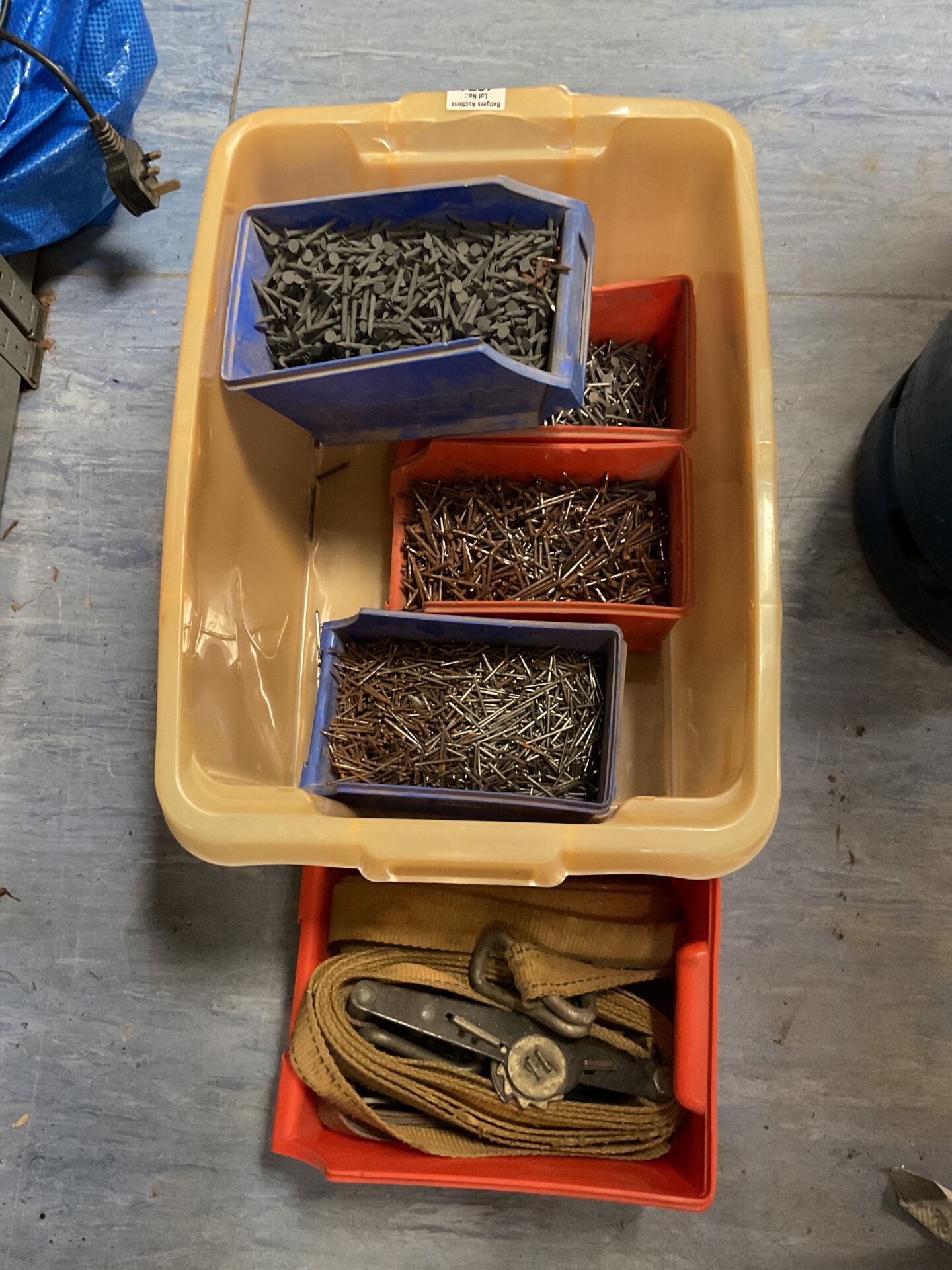 1034 Four Trays of nails Inc galvanised and tray cargo straps