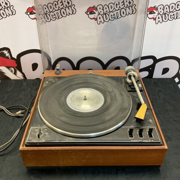 Vintage Garrard AP76 transcription record player for vinyl records.