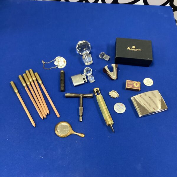 Vintage mixed lot of collectibles including an Aquascutum calendar.