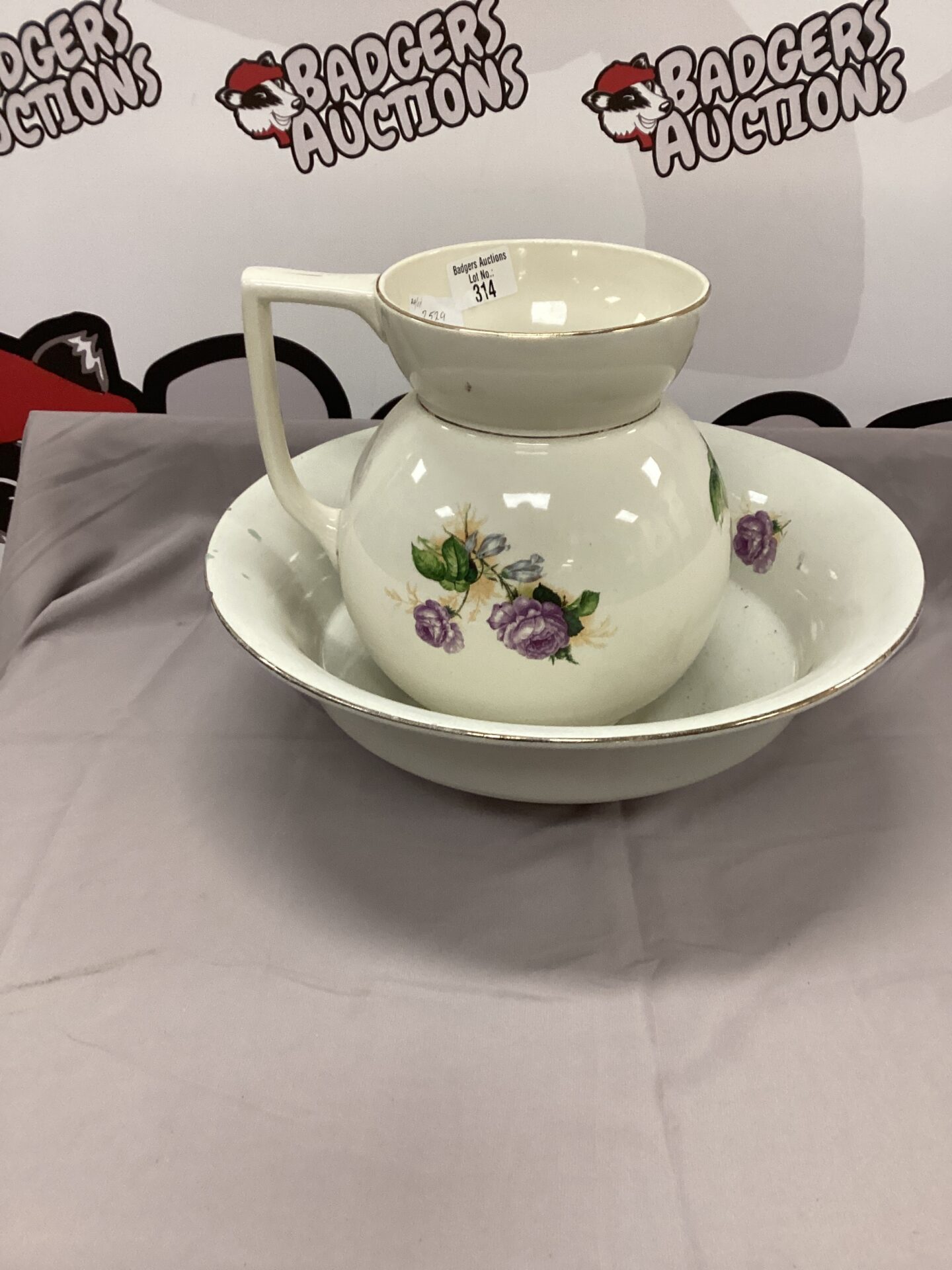 314 Vintage Porcelain Wash basin with Jug