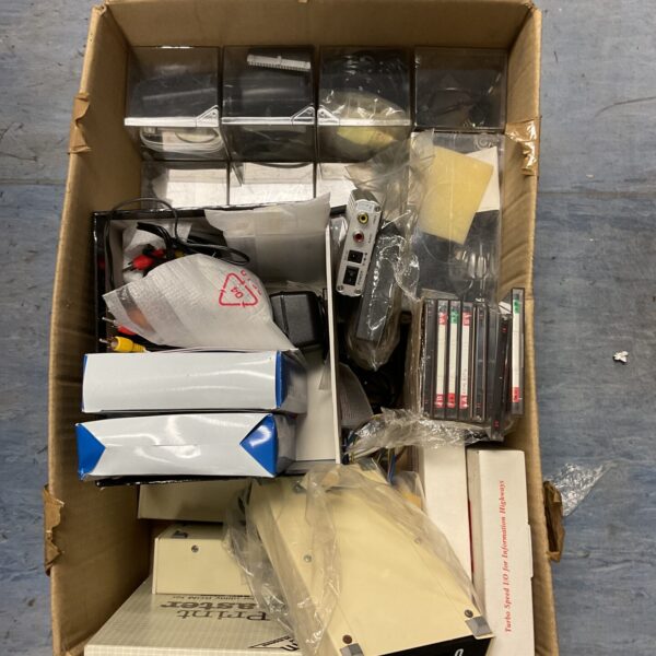 Mixed electrical lot with receiver and floppy discs.
