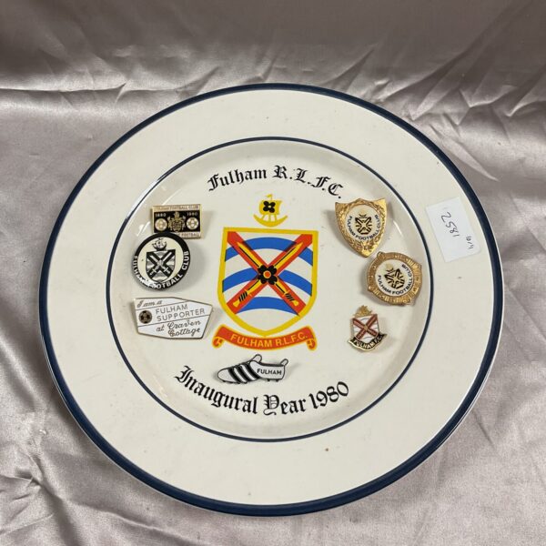 Vintage Fulham R L F C collectors plate with club crest.