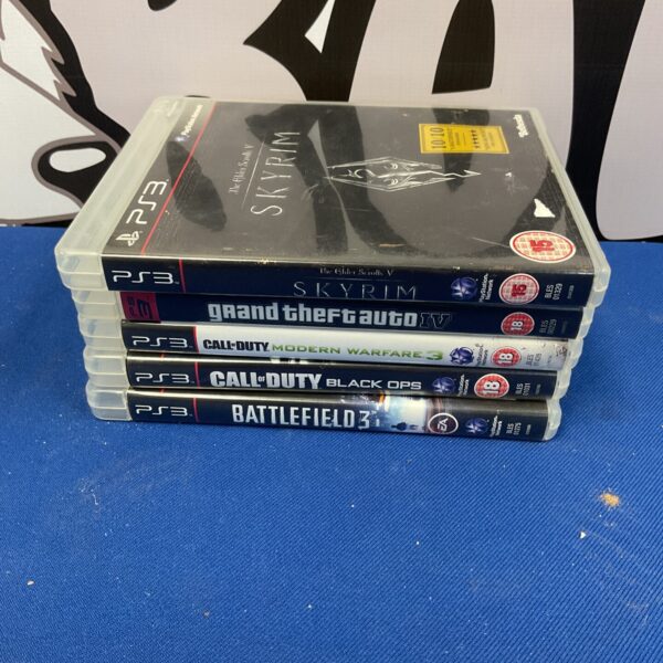 PlayStation 3 games lot including Call of Duty and Skyrim.
