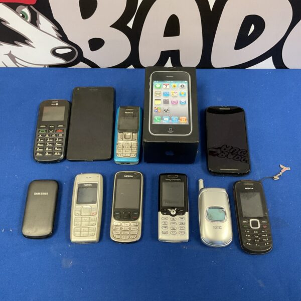 Vintage mobile phone lot including Nokia, Sony Ericsson and Samsung.