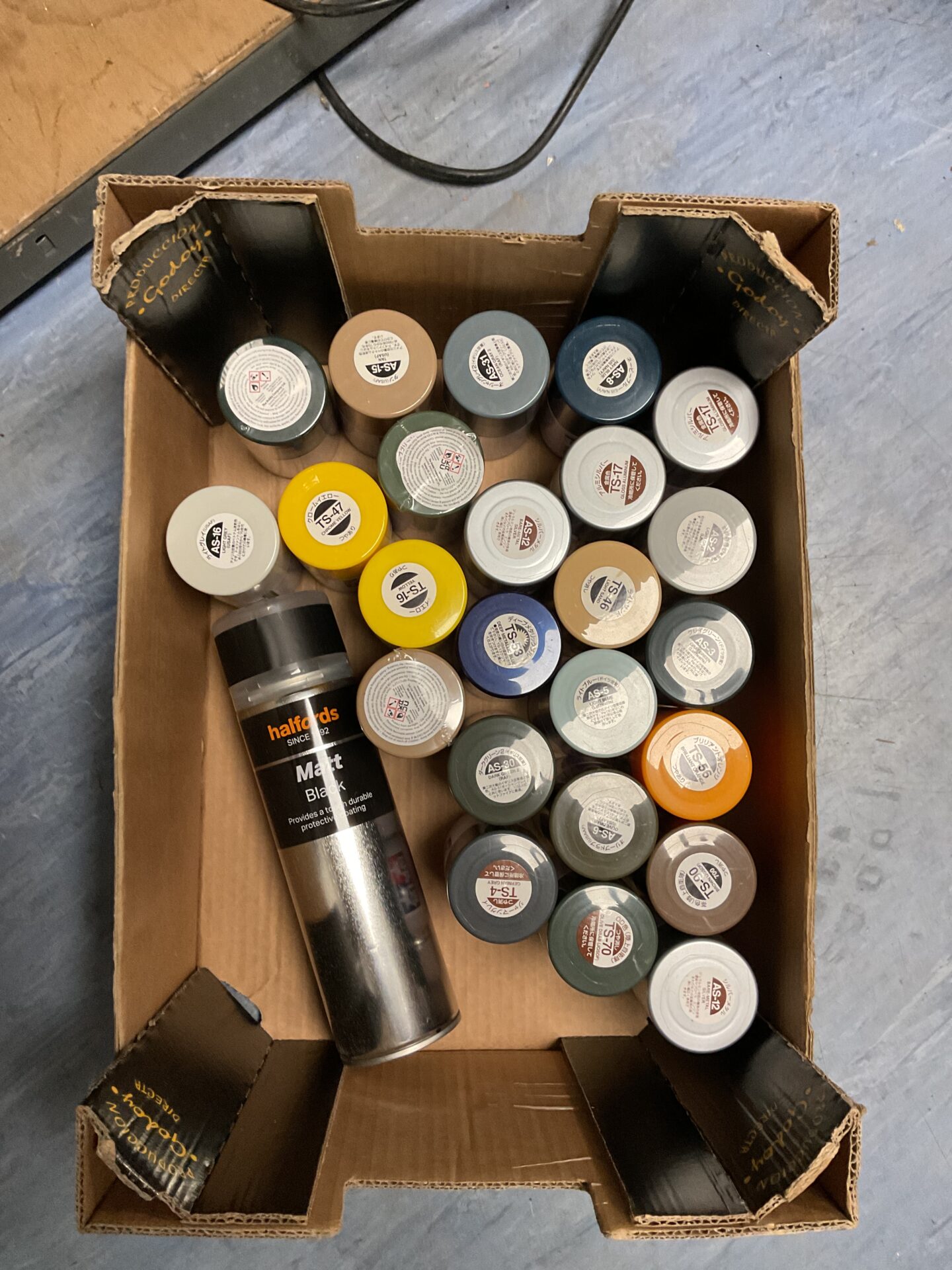 969 Tray of airfix model spray paints various colours