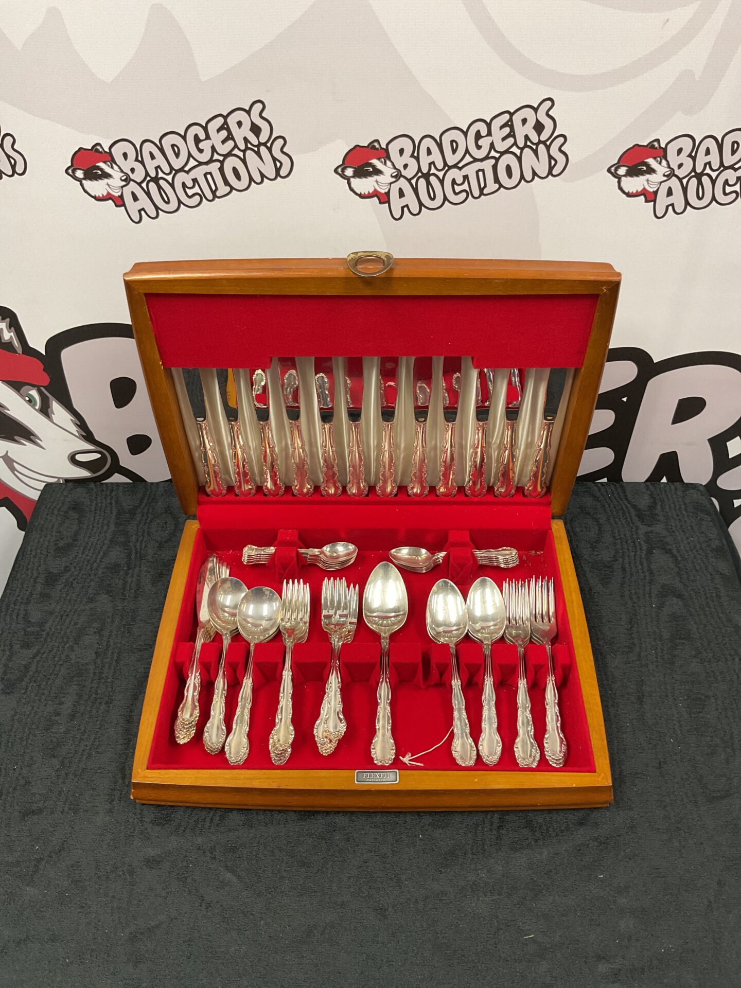 026 Oreida silver plate cutlery set in case