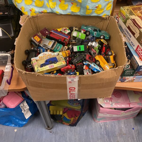 Mixed lot of diecast model cars from various brands.