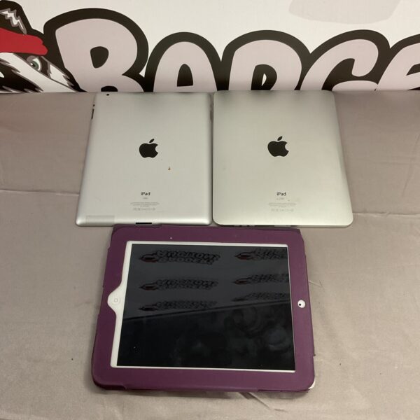 Lot of three Apple iPad tablets, untested electronics.