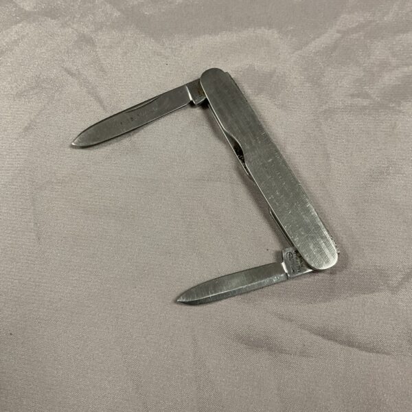 Vintage Thames Board pocket knife with bone handle.
