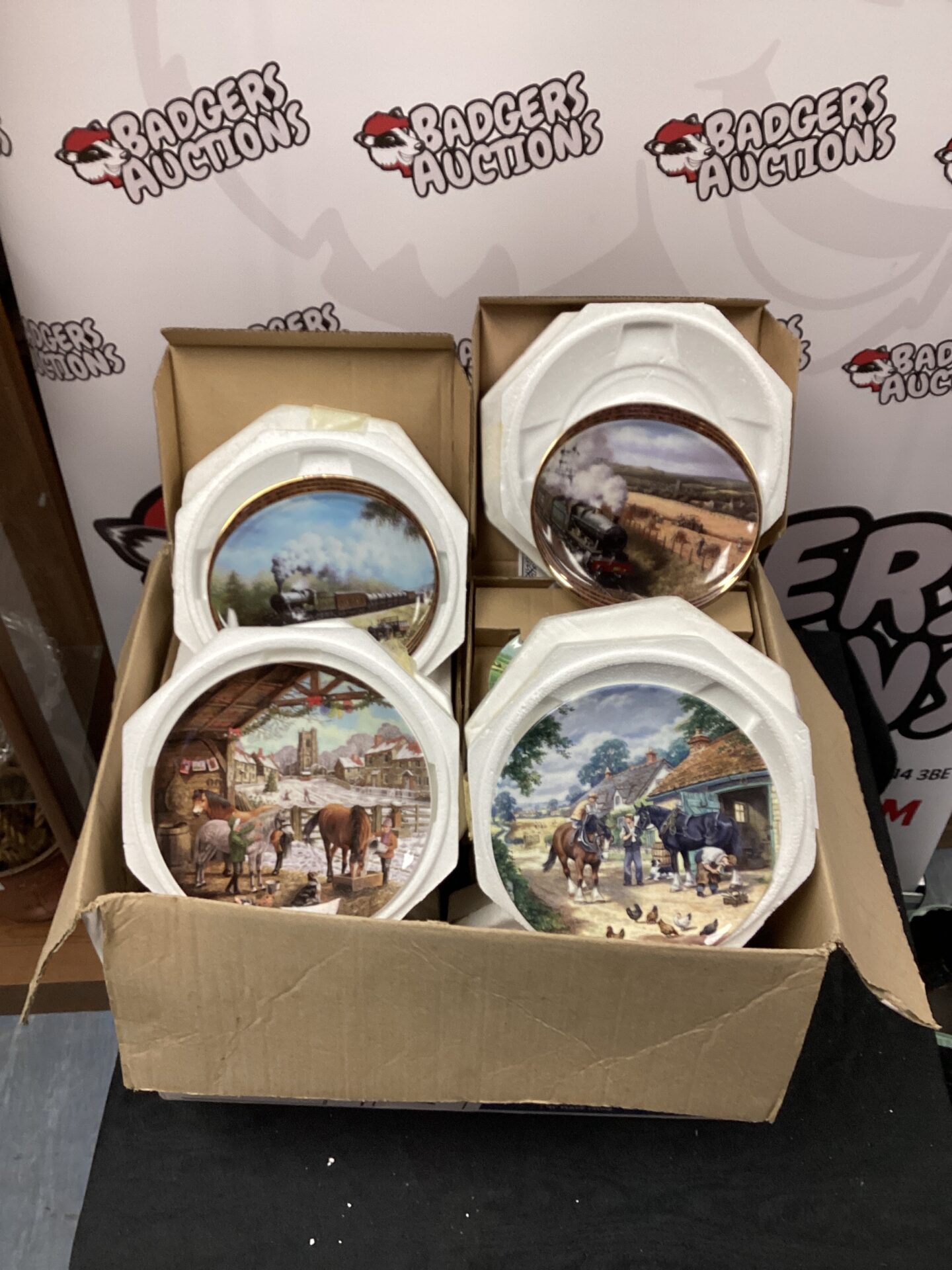317 Large quantity of Collectors plates inc Wedgewood