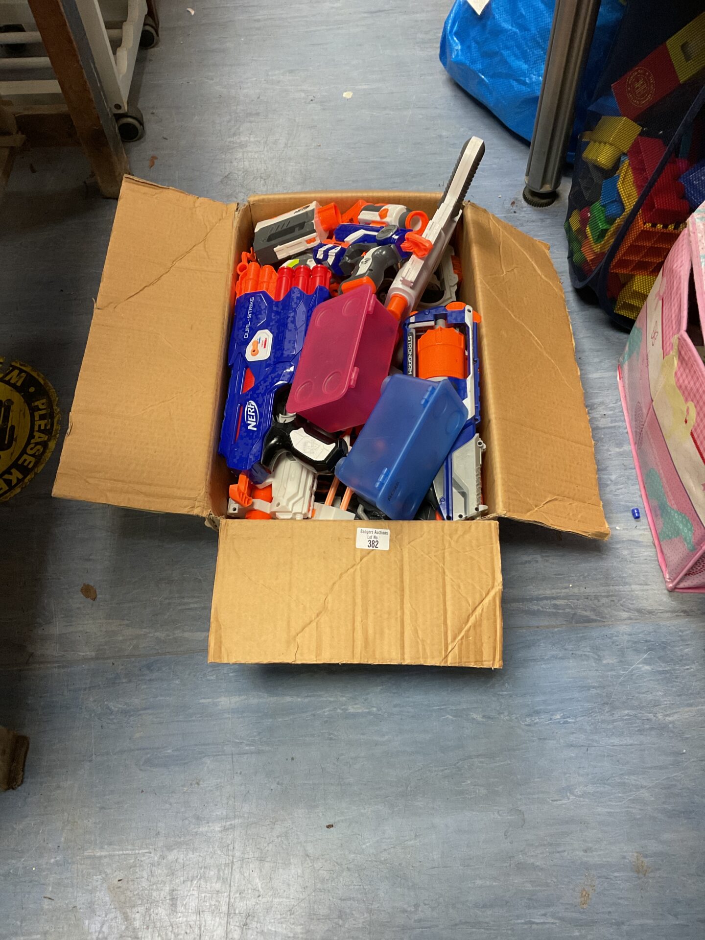 382 Box of nerf guns and ammo