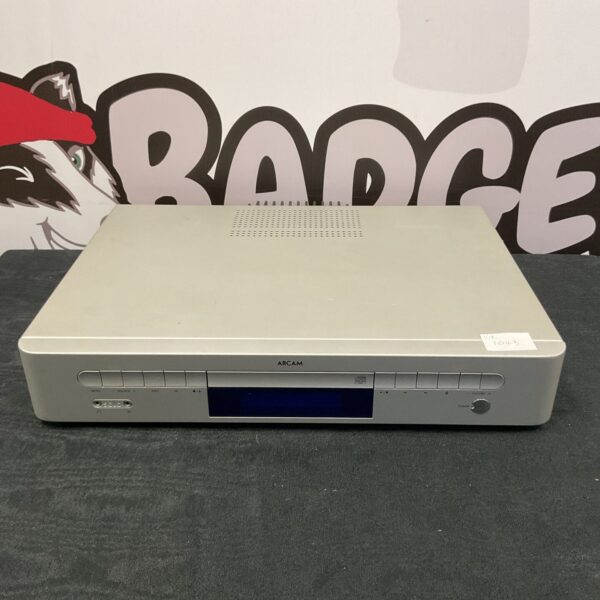 Front view of the Arcam Solo CD amplifier in silver.