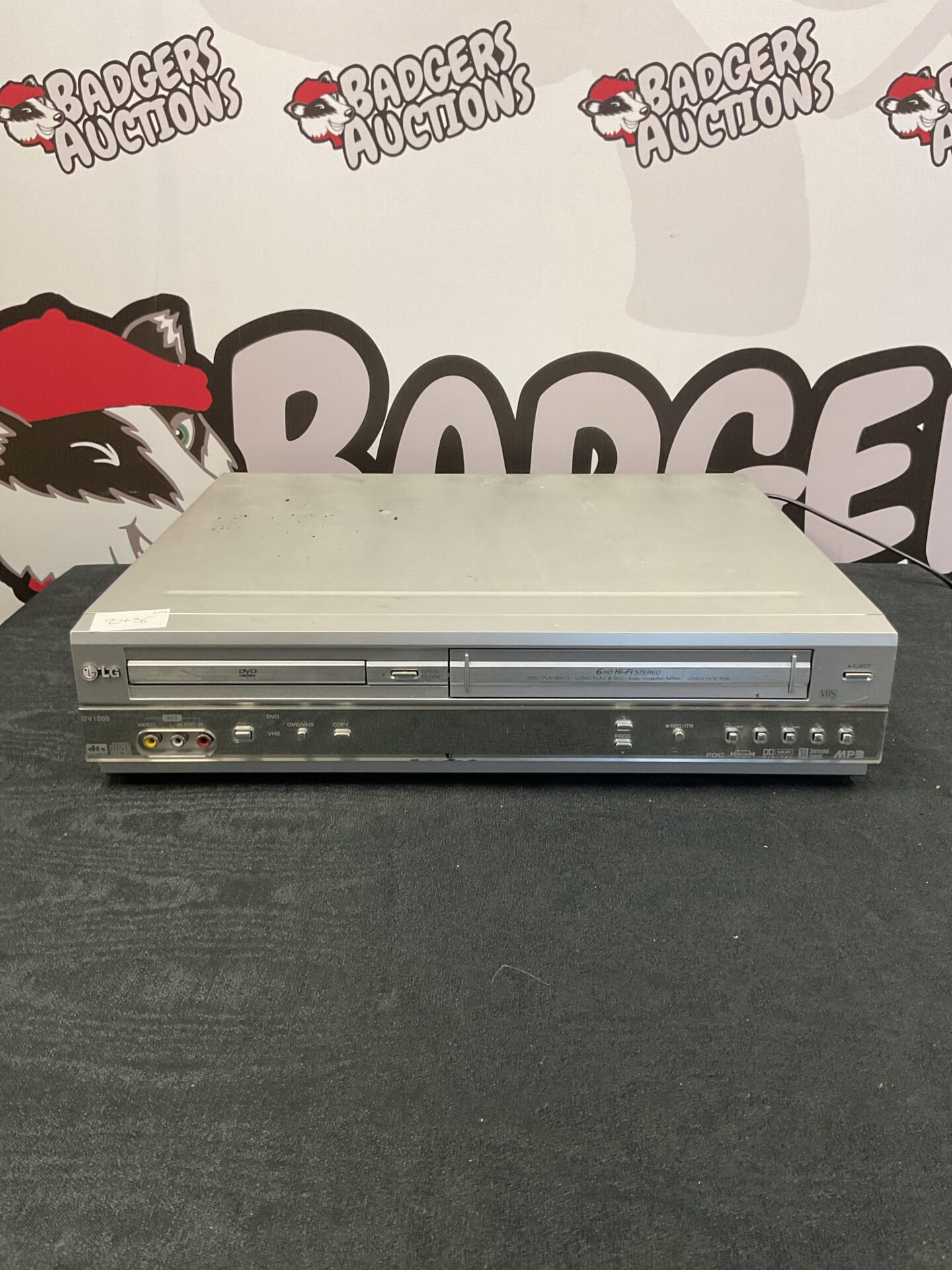 141 Lg dv1000 dvd vhs combo player recorder