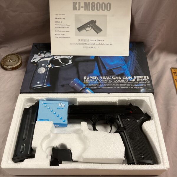 KJ-M800 gas gun replica pistol for airsoft and collecting.