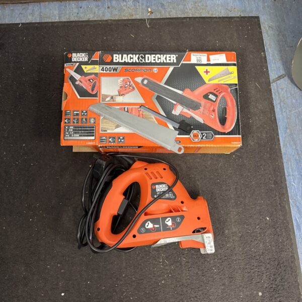 Black and Decker Scorpion 400w electric multi saw for DIY projects.