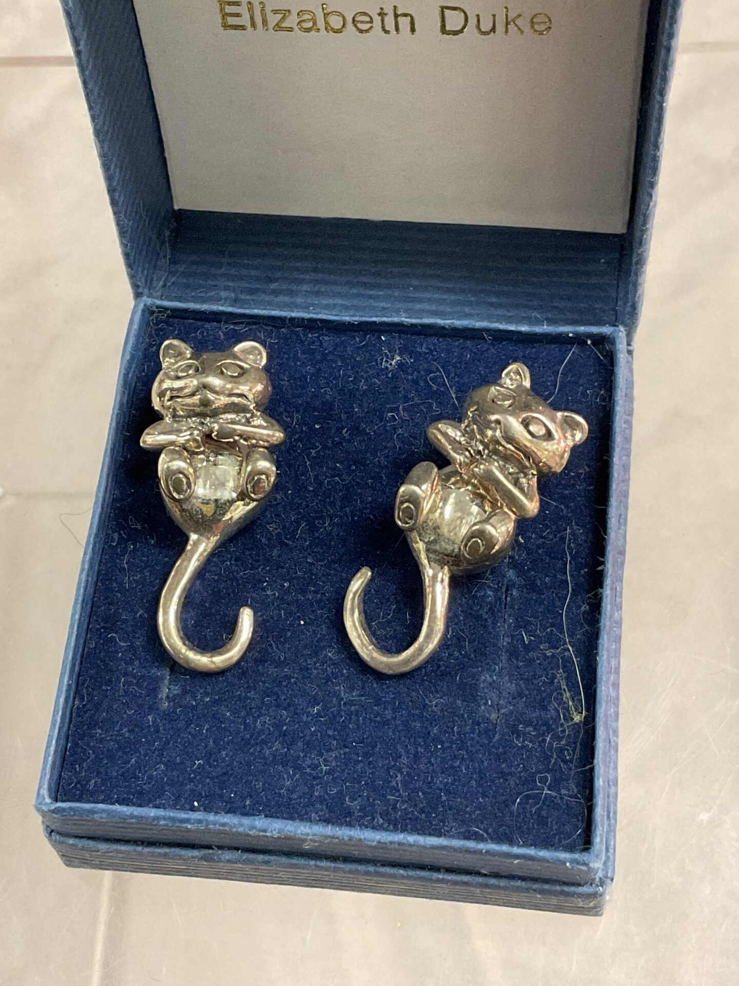 818 Pair of 925 Silver Articulated cat earrings