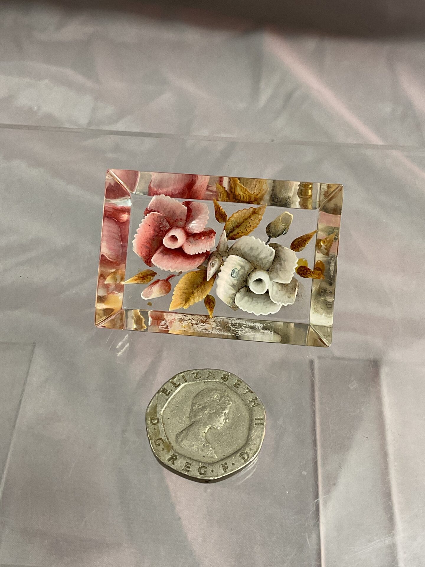 833 Vintage 1940s Lucite reverse carved rose brooch