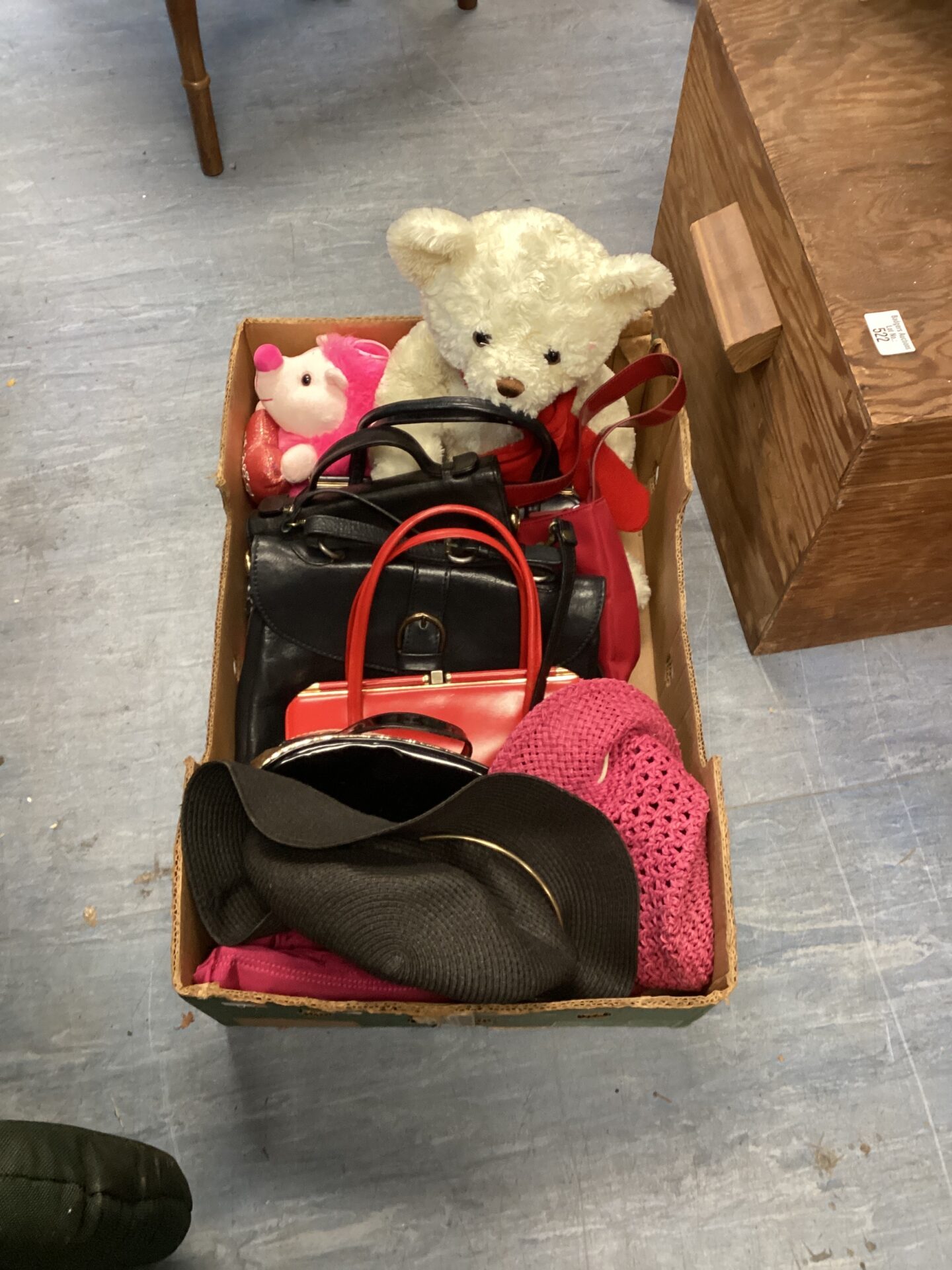 579 tray of mixed handbags & hats with teddy bears