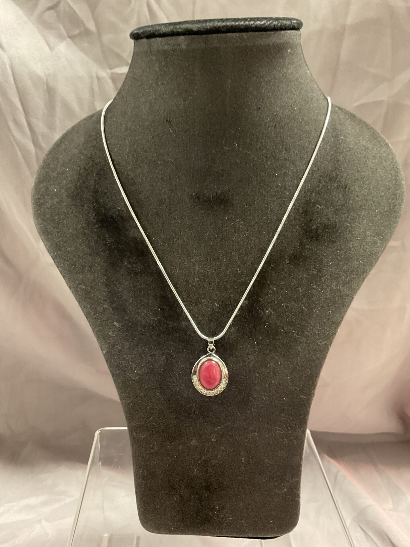845 925 silver 18” Snakelink necklace with Pink stone pendant