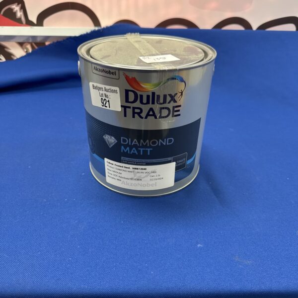 Unopened tin of Dulux Trade Diamond Matt paint for interior walls.