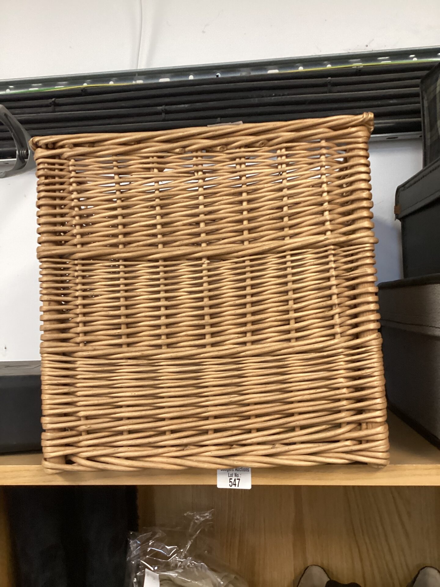 547 Wicker log basket