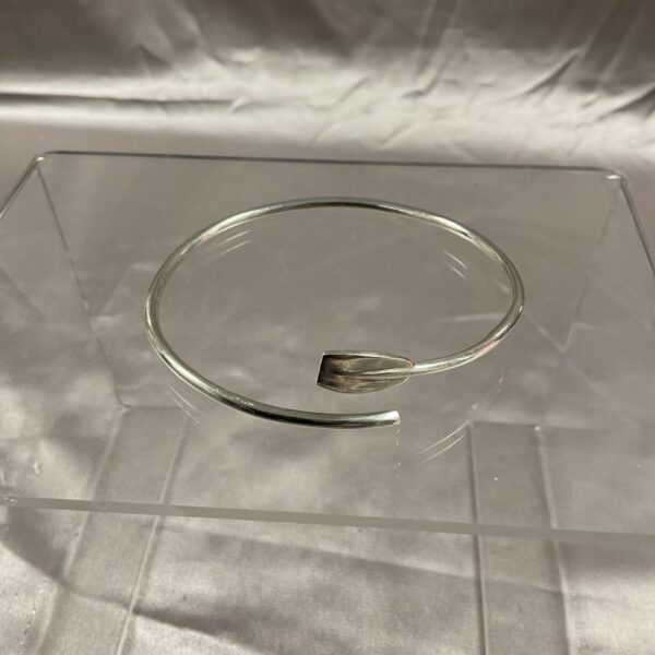 Elegant 925 silver open cuff bracelet, minimalist jewellery.