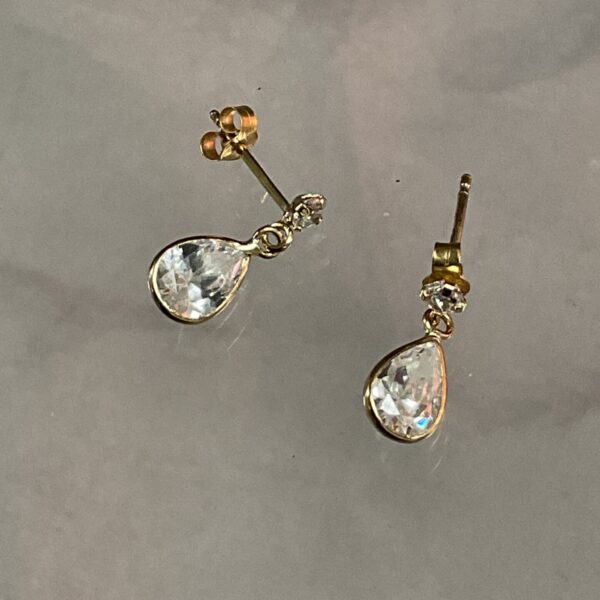 Vintage 9ct gold drop earrings with a teardrop shape.