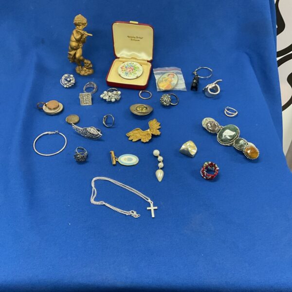 Mixed lot of vintage costume jewellery with Scottish bracelet.