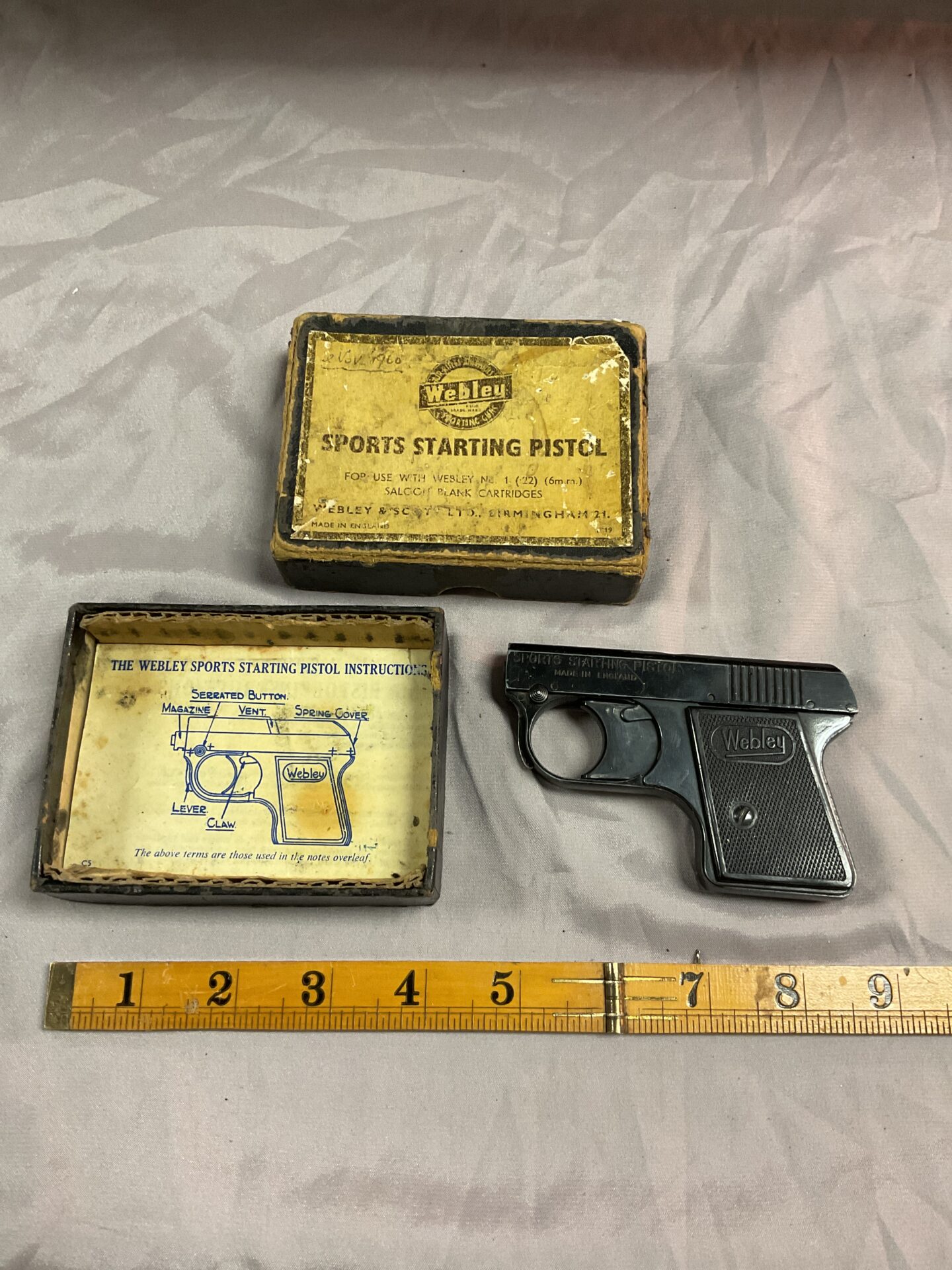 887 Vintage Webley sports starting pistol in original box