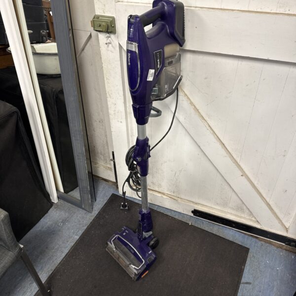 Purple Shark Flex cordless hoover for home cleaning.