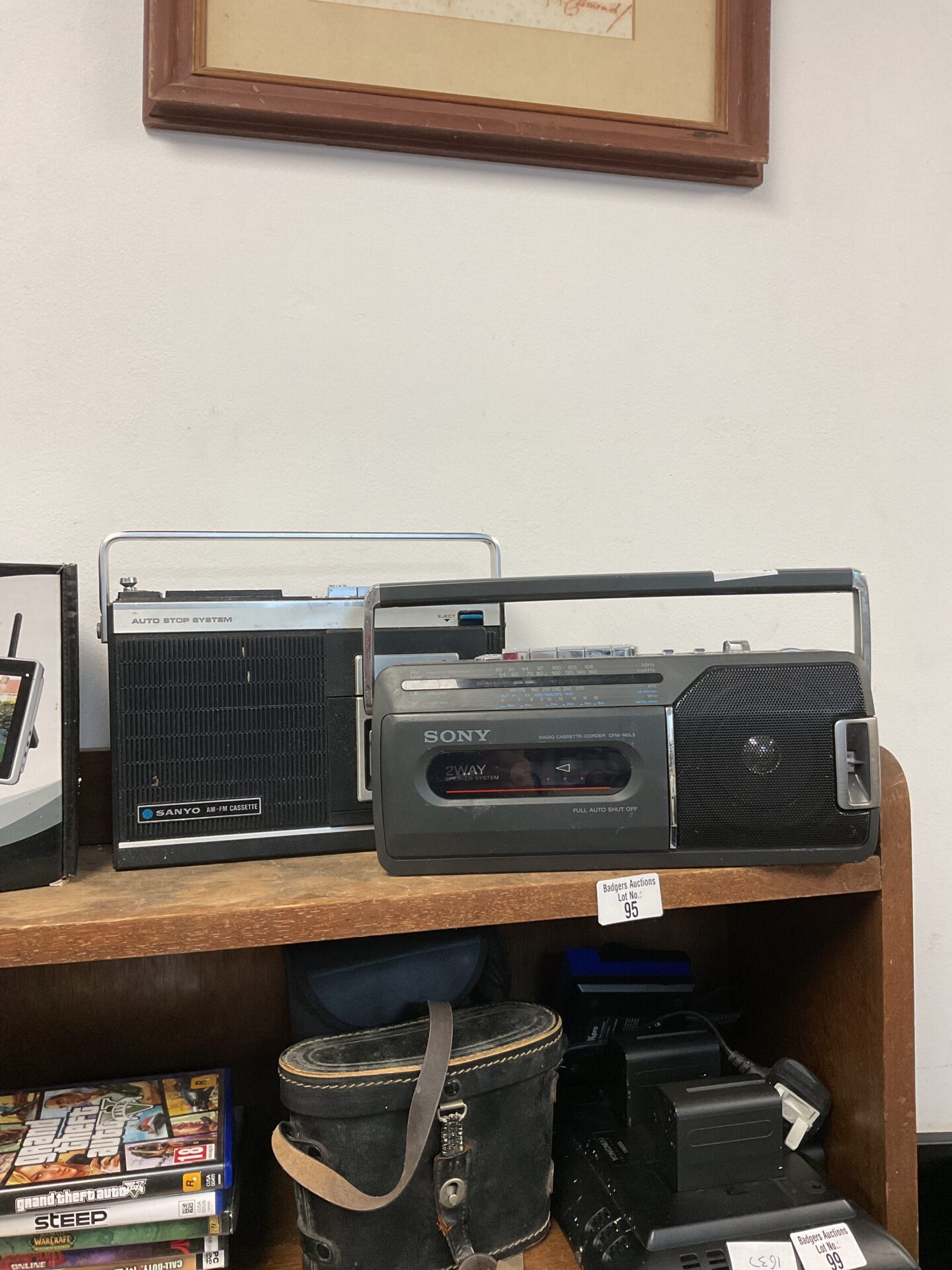 095 Retro sony portable cassette radio player with retro sanyo cassette radio player
