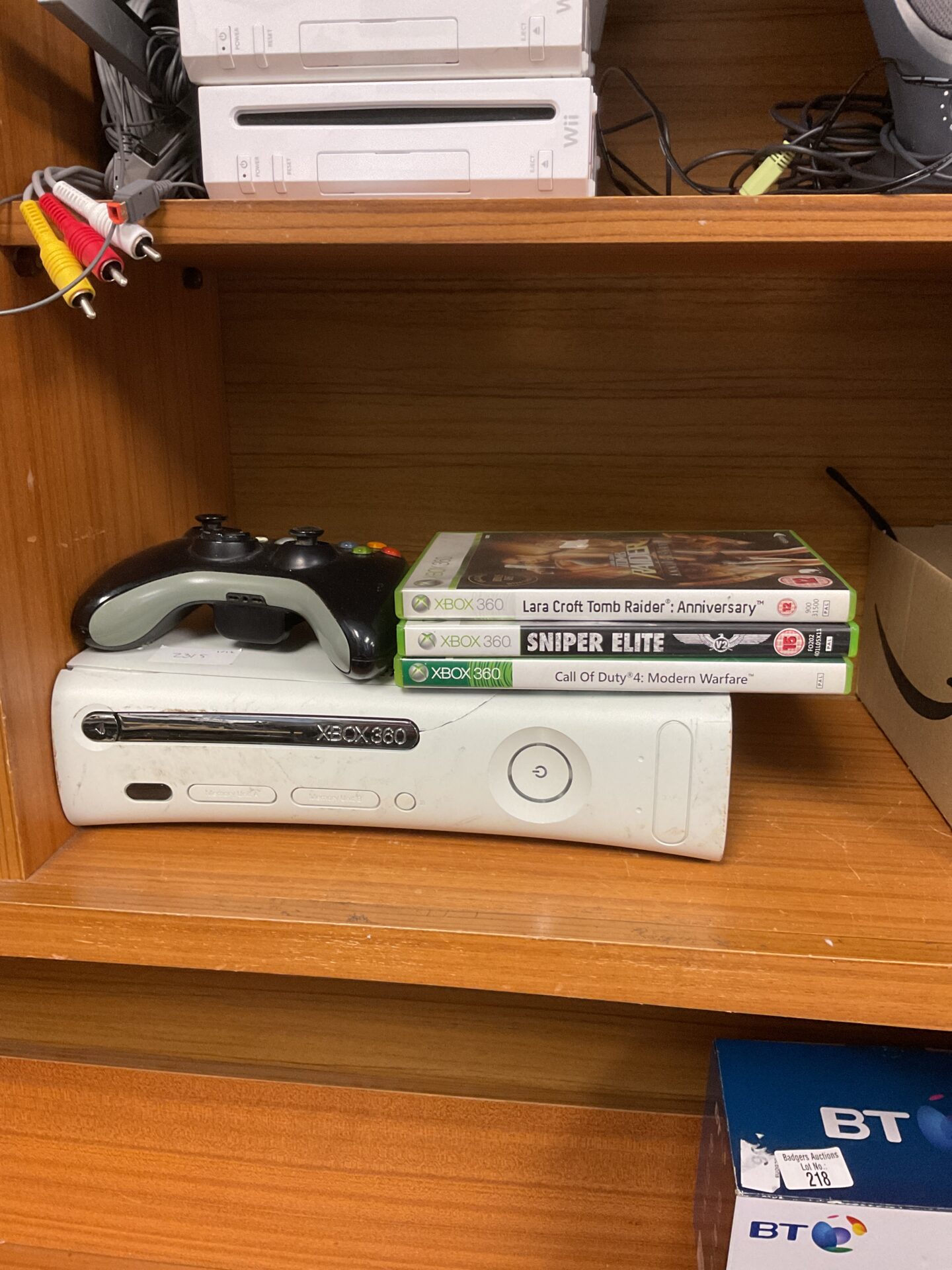215 Microsoft xbox 360 with controller and 3 games (no cables for console)