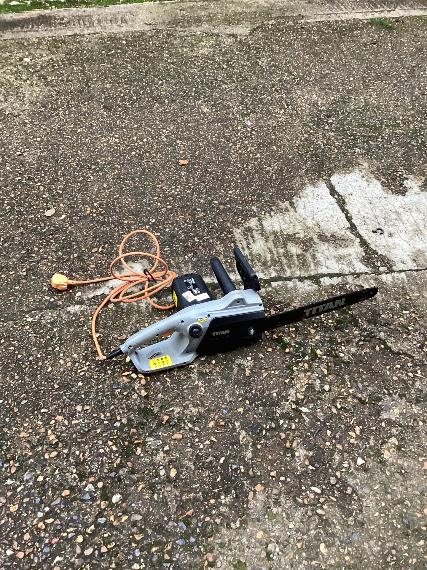 1087 Titan electric chain saw
