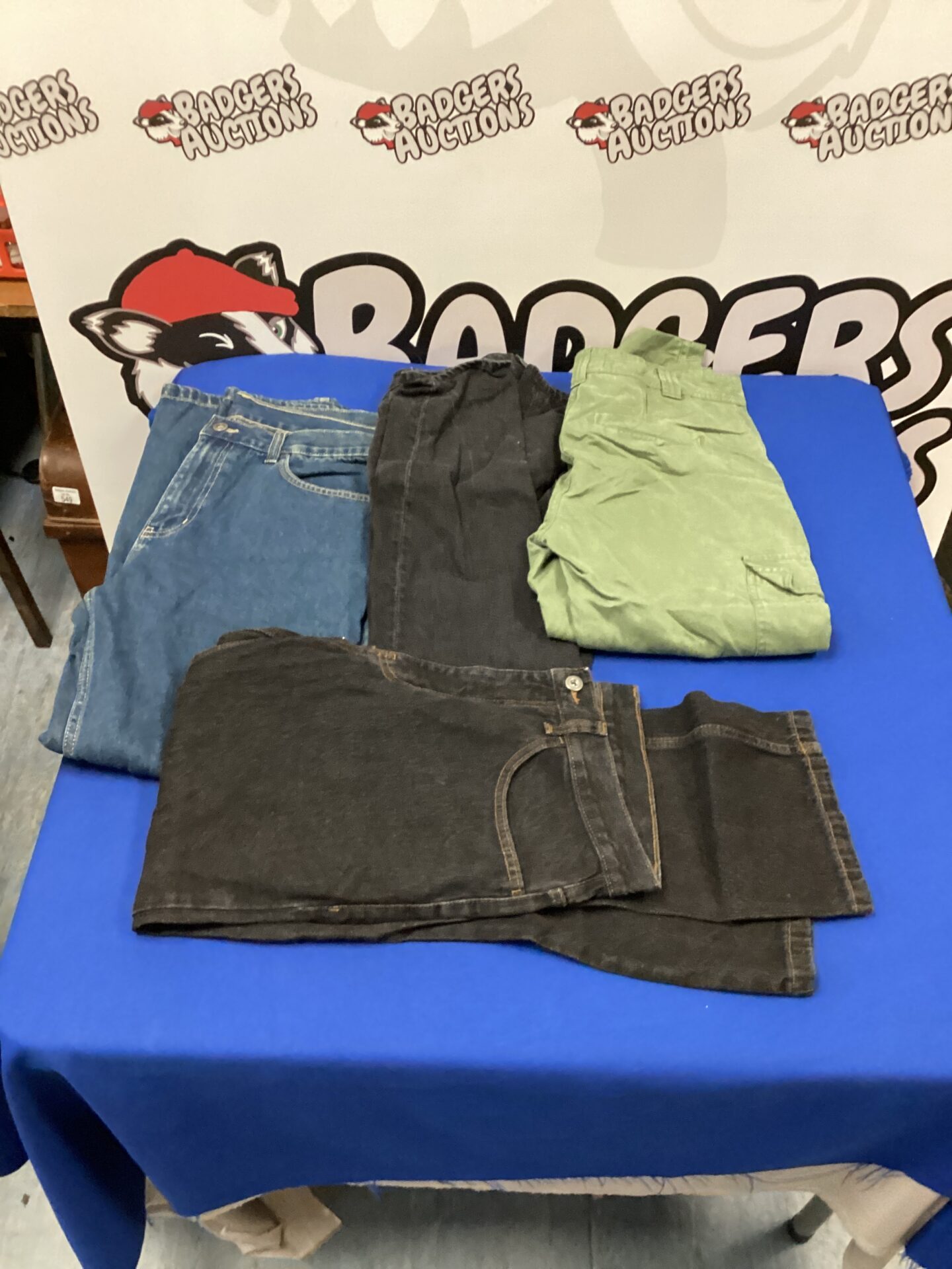 564 Four pairs of jeans inc fatface