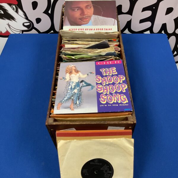 Vintage lot of 7 inch vinyl records including Snap and Gerry Rafferty.