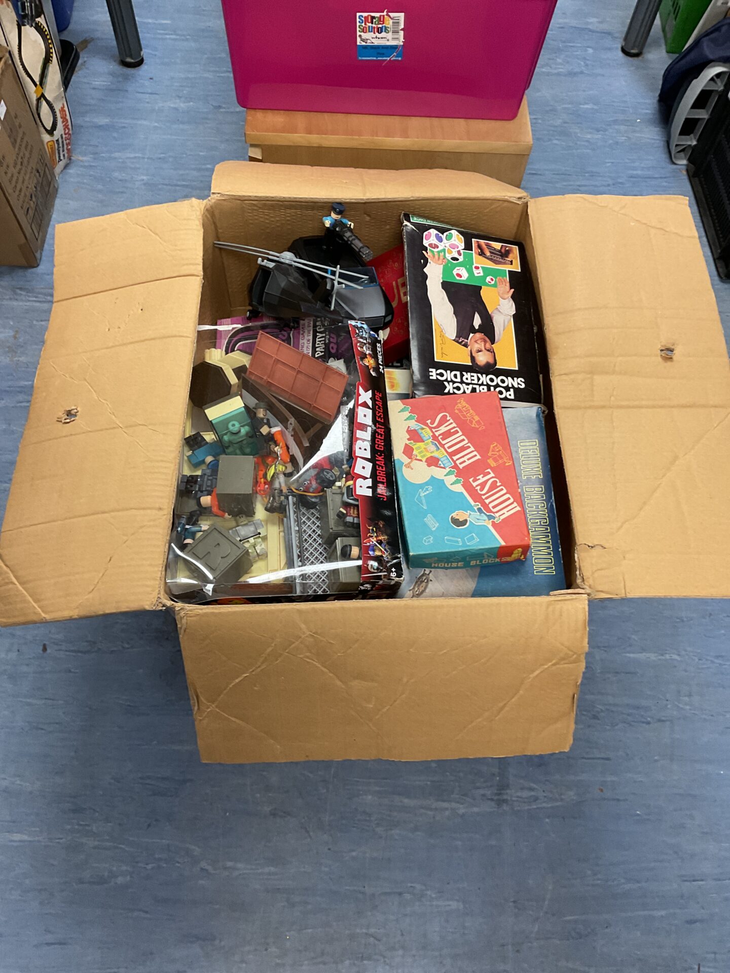 394 Box if mixed games inc roblox toy set