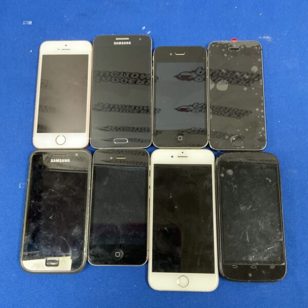 Collection of vintage Samsung and Apple iPhone mobile phones.