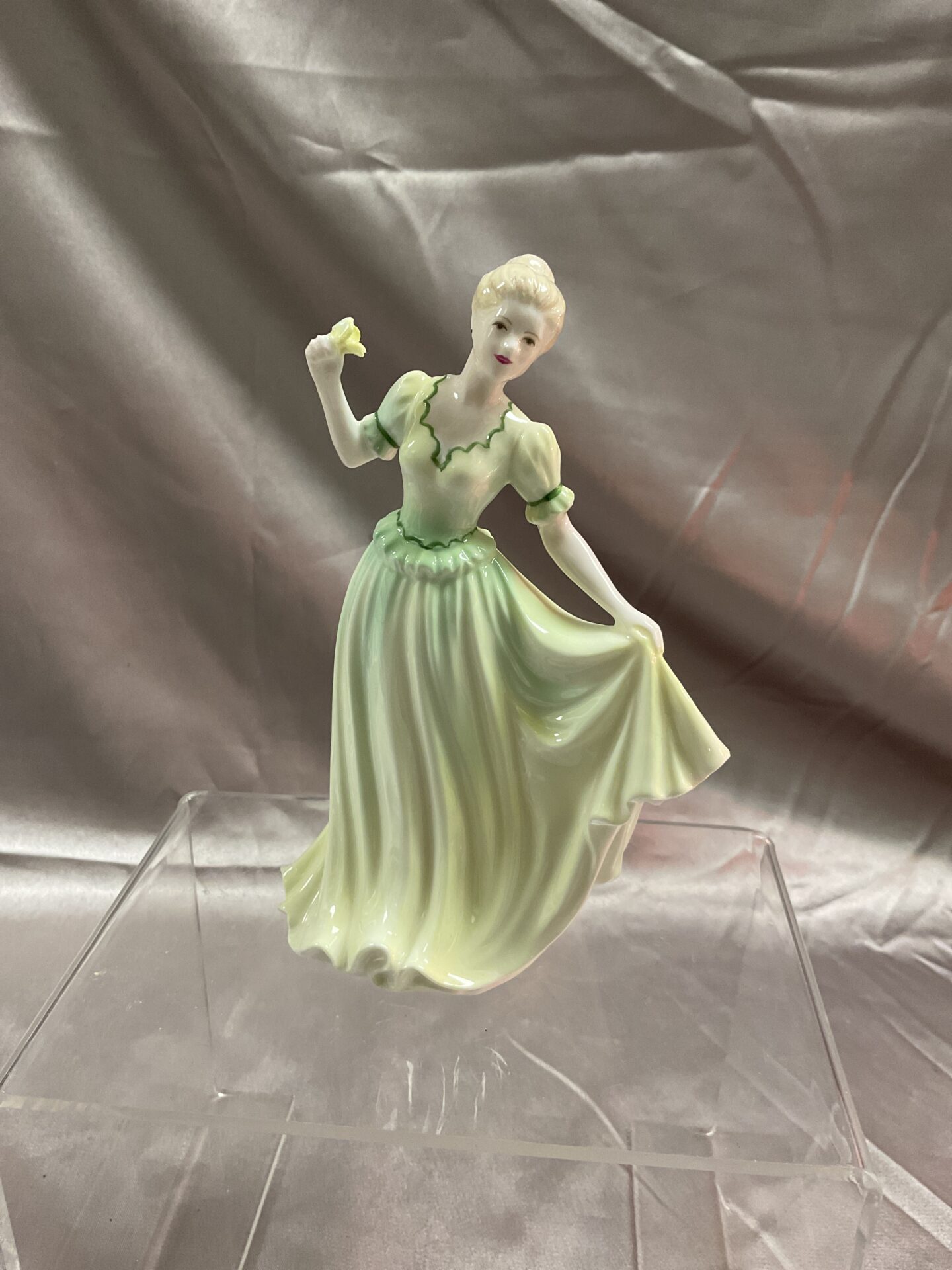 837 Coalport Congratulations 5” Figure
