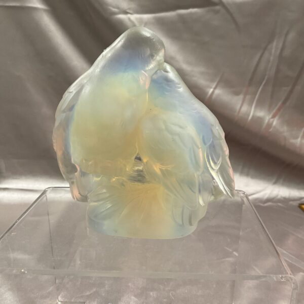 Vintage Joblings opalique glass lovebirds figurine, front view.